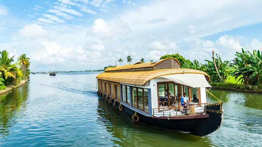 Kerala-Backwaters-Travel-Guide